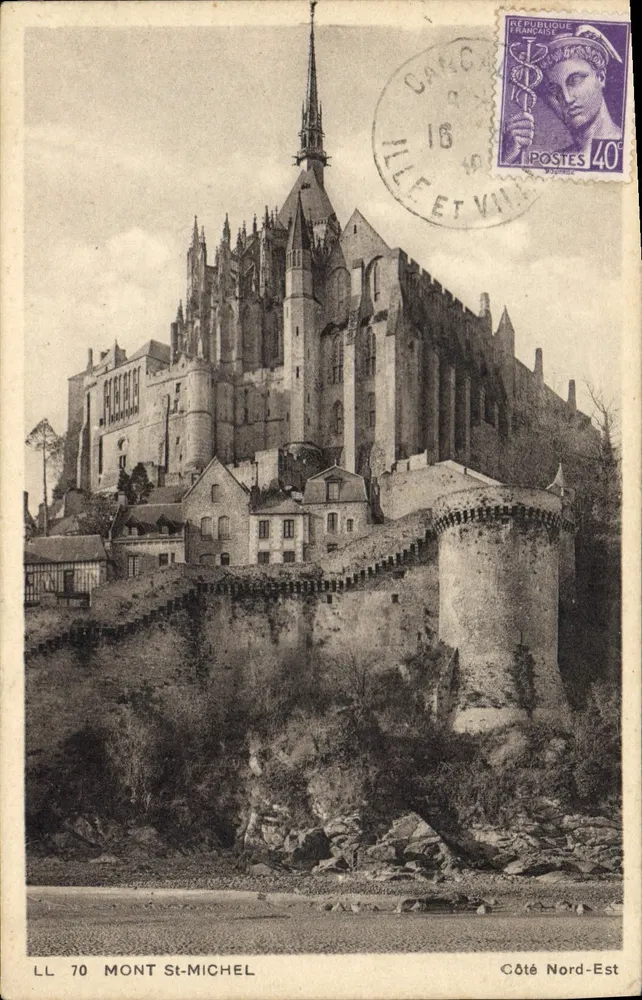 Monte Saint-Michel — Lado Nordeste — LL 70 — Editor: Des Arts Photomécaniques - Strasbourg - Frente