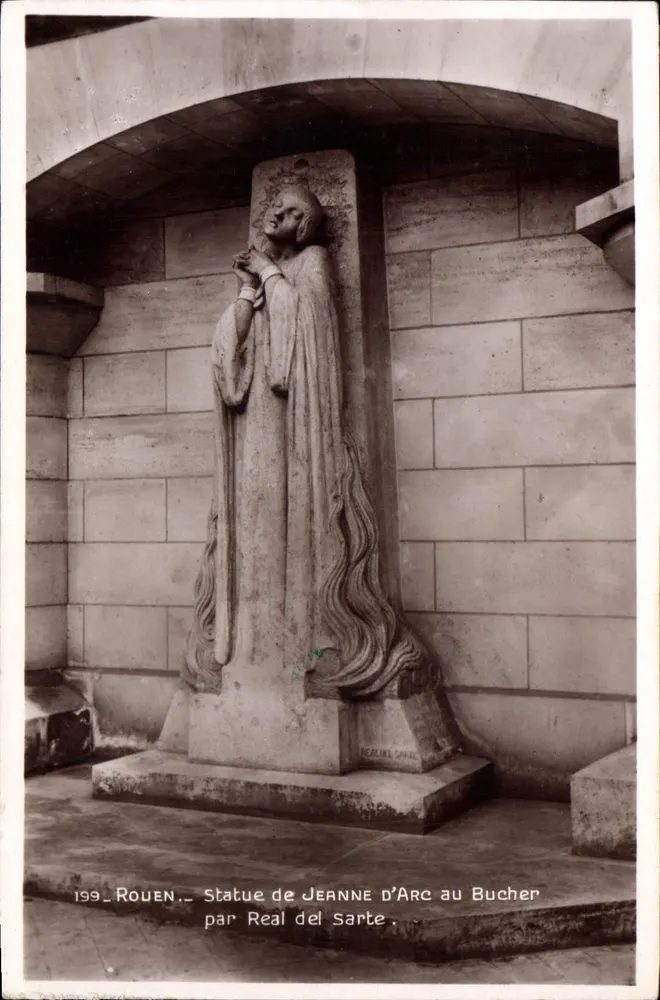 Statue der Jeanne d'Arc am Bucher — Rouen — von Real del Sarte - Vorderseite