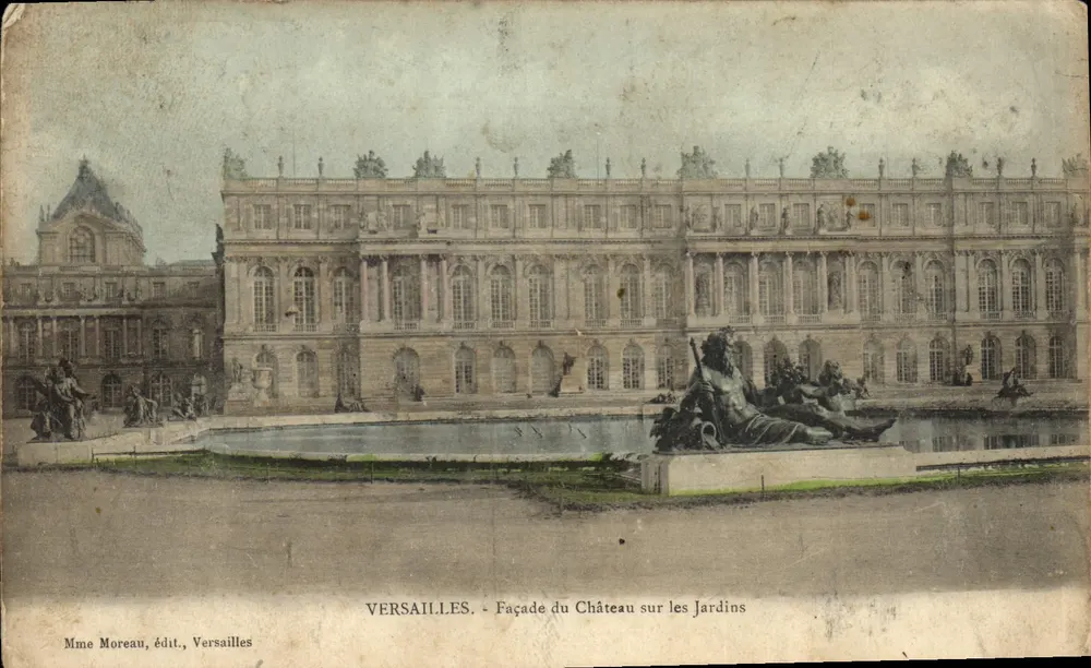 Versailles - Facciata del Castello sui Giardini — Mme Moreau, edit., Versailles - Recto