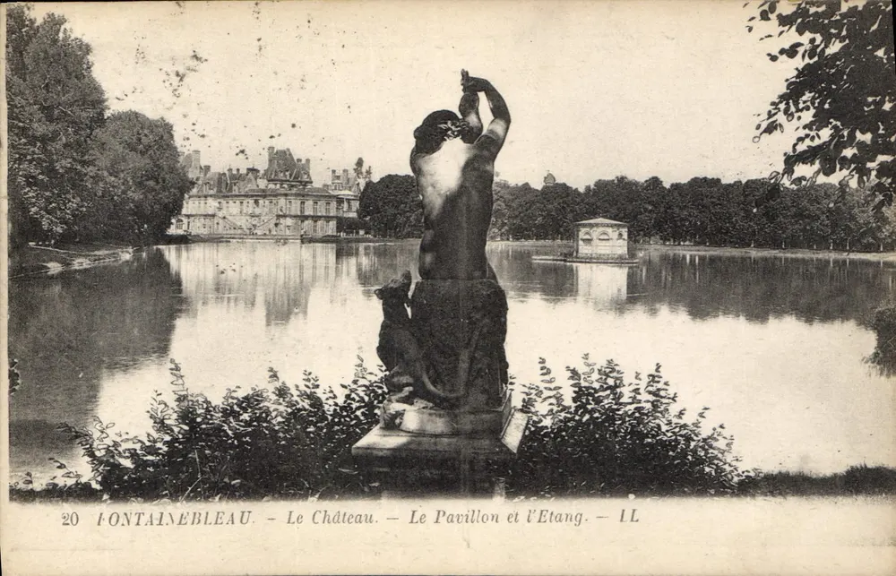 Fontainebleau — Schloss, Pavillon und Teich — LL - Vorderseite