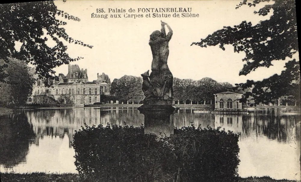 Schloss Fontainebleau — Teich der Karpfen und Statue des Silenus — Verleger unbekannt, Nr. 185 - Vorderseite