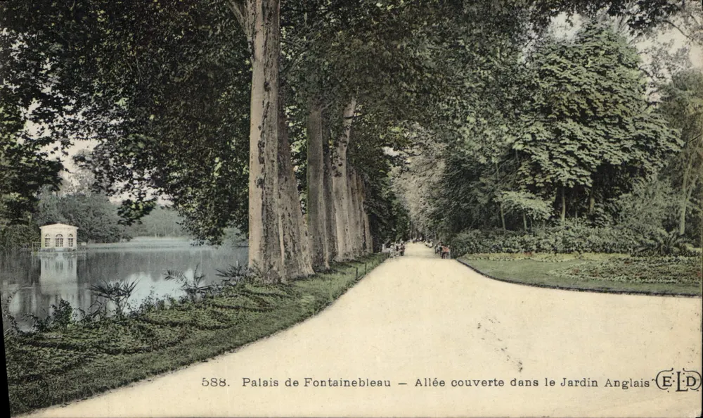 Schloss Fontainebleau — Überdachte Allee im englischen Garten — Verlag ELD, Nr. 588 - Vorderseite