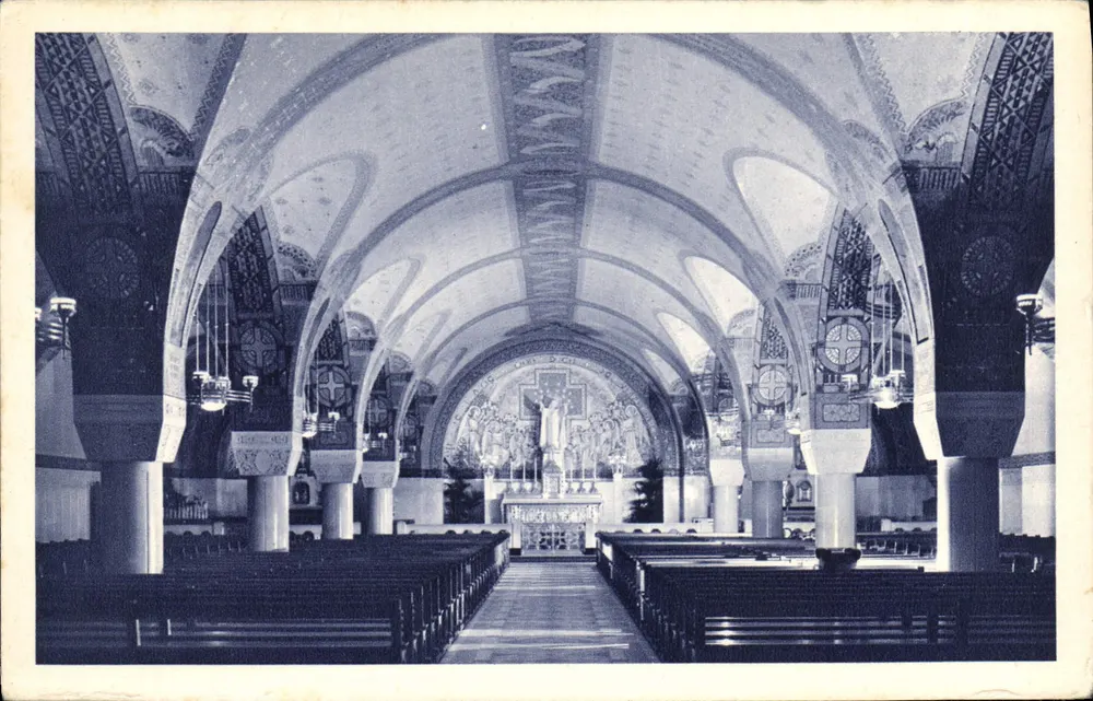 A Basílica de Lisieux — A Cripta — Vista Geral — Dräeger Paris - Frente