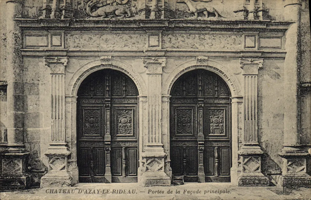 Schloss Azay-le-Rideau — Türen der Hauptfassade — Jhot - Vorderseite
