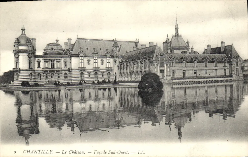 Chantilly — O Castelo — Fachada Sudoeste — LL. - Frente