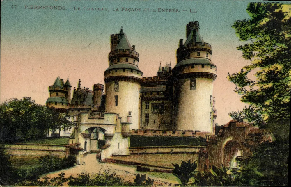 Pierrefonds — O Castelo, a Fachada e a Entrada — LL - Frente
