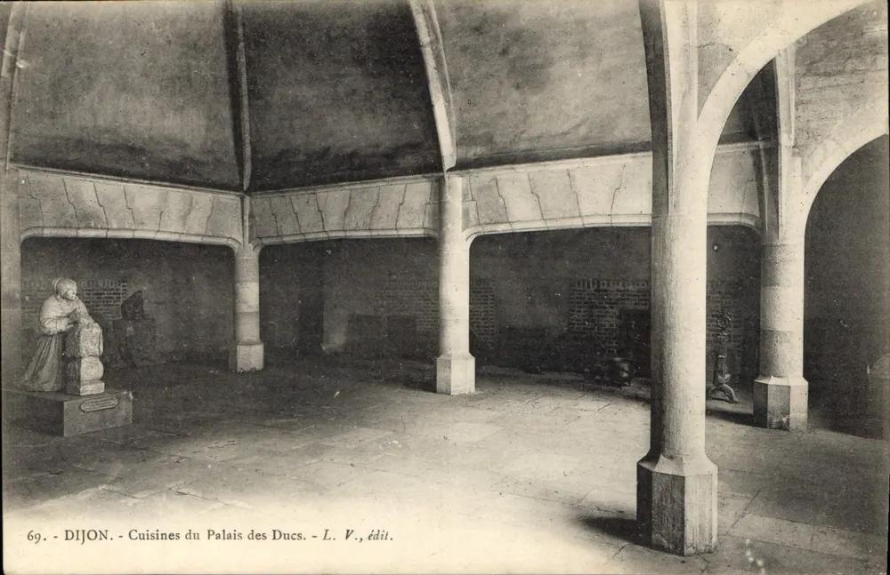 Dijon - Keuken van het Paleis van de Hertogen — L. V., uitg. n°69 - Voorkant