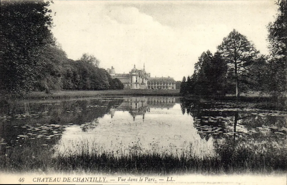 Castelo de Chantilly — Vista no Parque — LL. — N° 46 - Frente