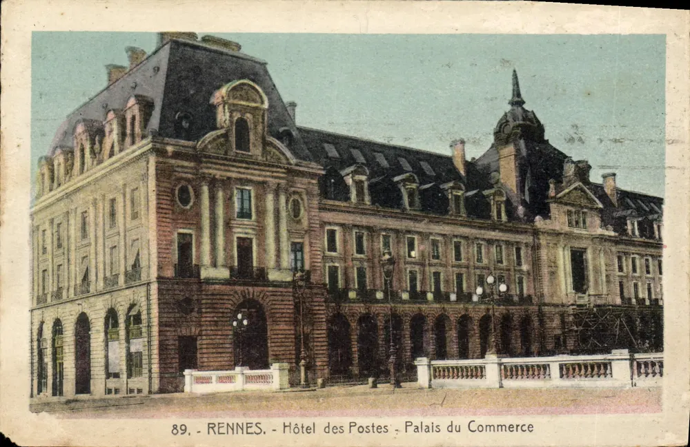 Rennes - Hotel das Correios - Palácio do Comércio - Frente