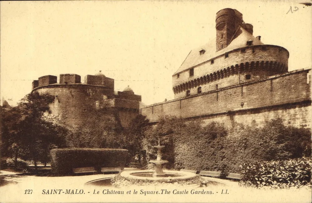 Saint-Malo - Het Kasteel en het Plein. Het Tuin van het Kasteel. - I.L. - Voorkant