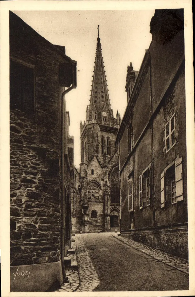 Vitré — enge Straße mit Blick auf die Kirche Notre-Dame (15. und 16. Jahrhundert) — Yvon, n°9 - Vorderseite