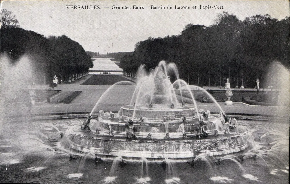Versailles — Grandes Eaux - Bassin de Latone und Tapis-Vert - Vorderseite