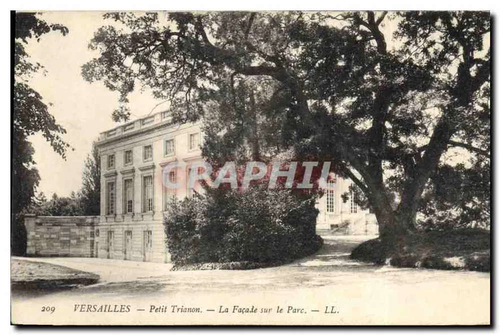 Versailles — Petit Trianon — A Fachada para o Jardim — LL. — n° 209 - Frente