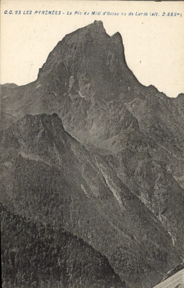 O Pic du Midi d'Ossau visto de Lurdé — C.C. 23 — As Pirineus - Frente