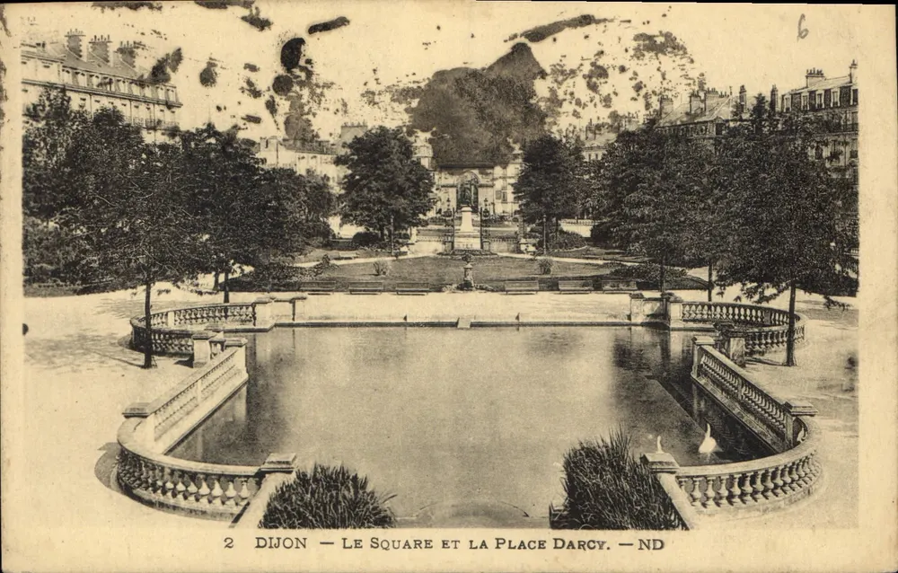 Dijon — Le Square et la Place Darcy — ND - Frente