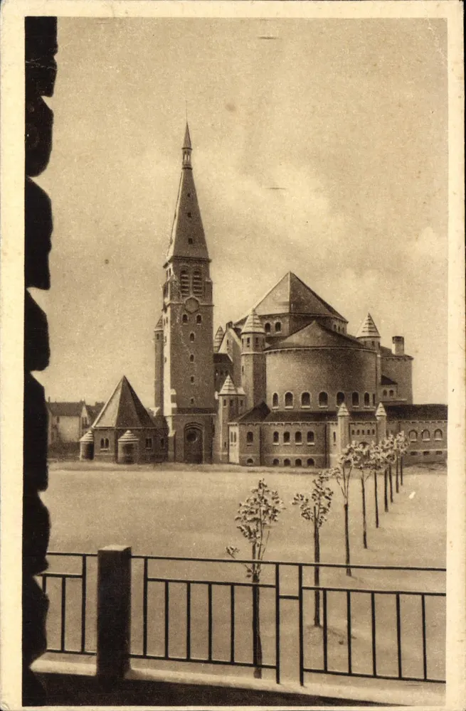 Dijon - Diözesanheiligtum des Heiligen Herzens — J. et G. Barouin, Architekten, Paris — n°9 - Vorderseite