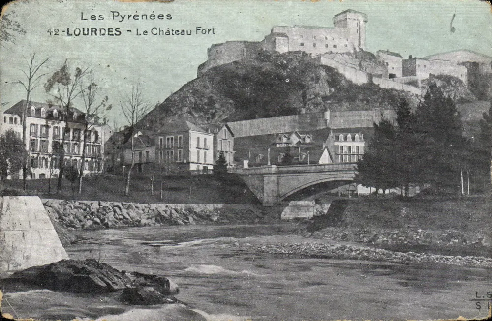 Lourdes - Le Château Fort — Les Pyrénées, éditeur L.S. n°6 - Frente