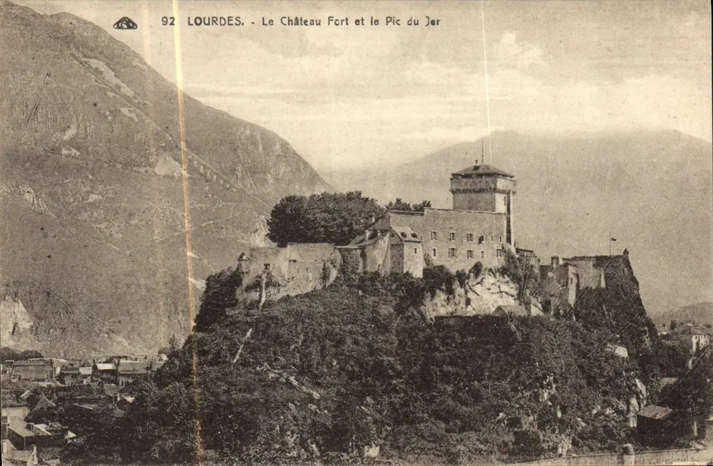 Lourdes - Der befestigte Schloss und Pic du Jer — Antike Ansichtskarte n°92, Verlag - Vorderseite