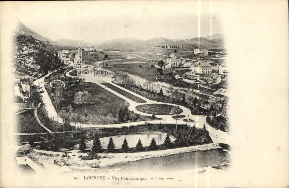 Lourdes - Vista Panorâmica — O. T., Foto, Lourdes, n°59 - Frente