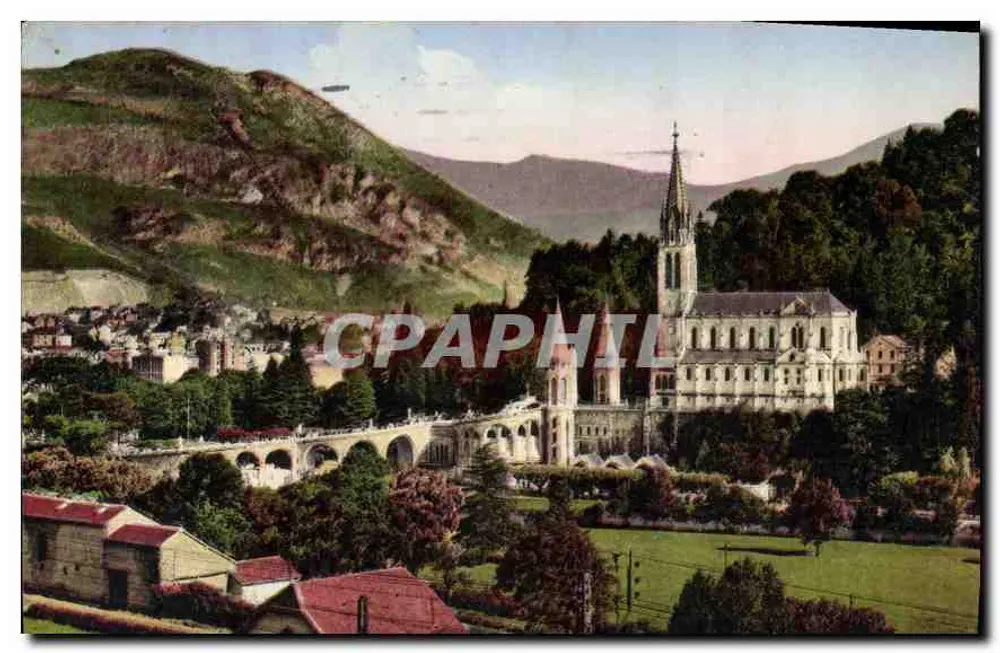 Lourdes — A Basílica e o Pic du Jer - Frente
