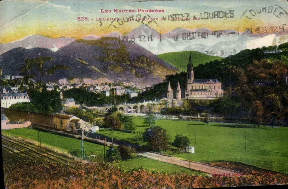 Lourdes - A Basílica e o Pic du Jer — Les Hautes-Pyrénées, editor Lourdes, n° 828 - Frente