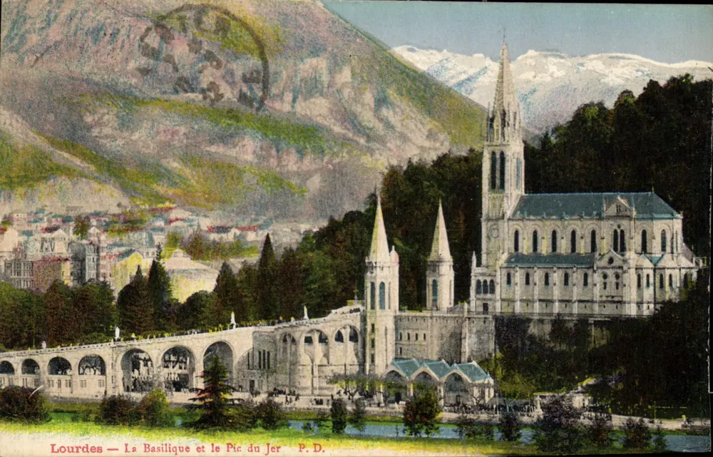 Lourdes — A Basílica e o Pic du Jer — P.D. - Frente