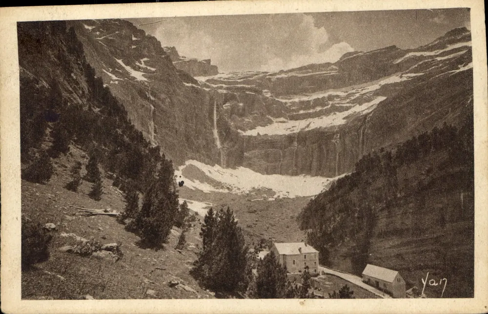 Gavarnie — O Circo e o Hotel — Edição E. Chabert, Lourdes - Frente