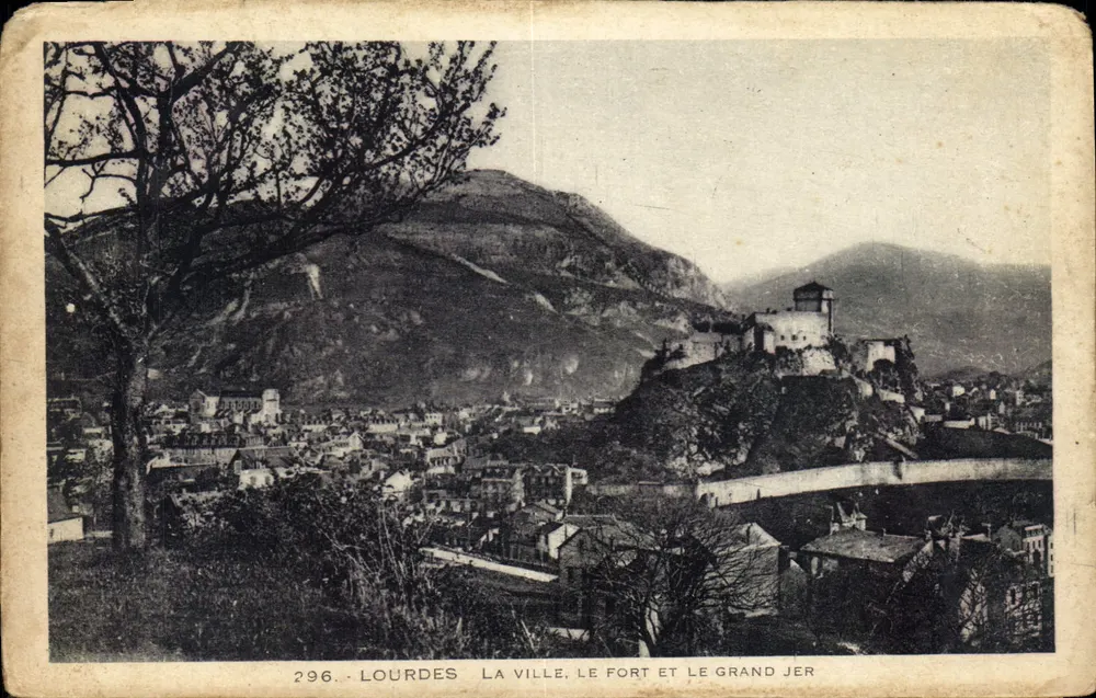Lourdes — Die Stadt, das Fort und der Grand Jer — Phototypie Labouche frères, Toulouse, Nr. 296 - Vorderseite