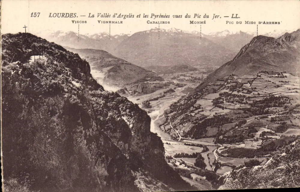 Lourdes — Die Tal der Argelès und die Pyrenäen von der Pic du Jer aus gesehen — LL. — Nr. 157 - Vorderseite