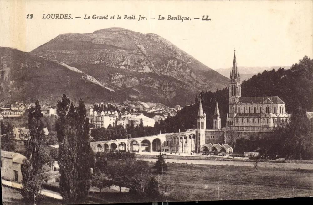 Lourdes — Le Grand und Le Petit Jer — Die Basilika — LL - Vorderseite