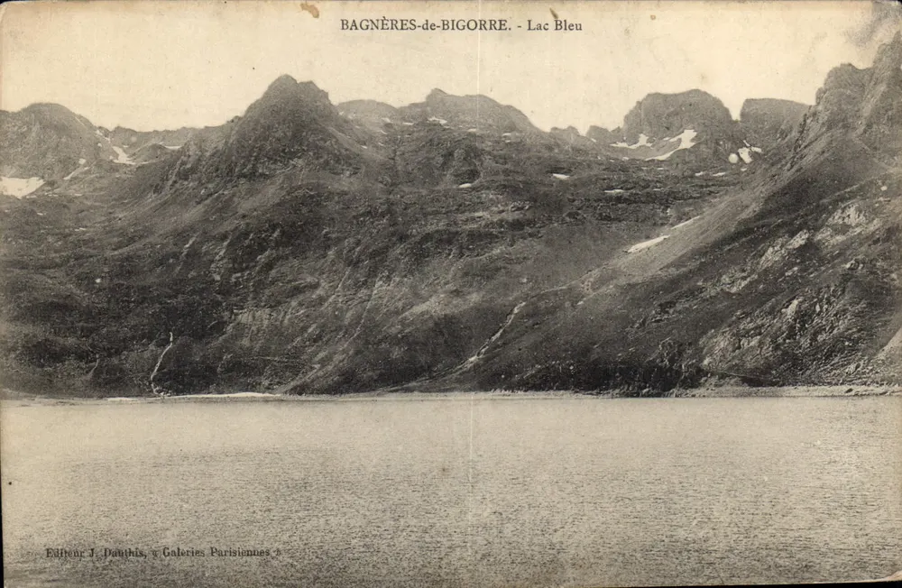 Bagnères-de-Bigorre - Lago Azul — Editor J. Danthis, Galeries Parisiennes - Frente