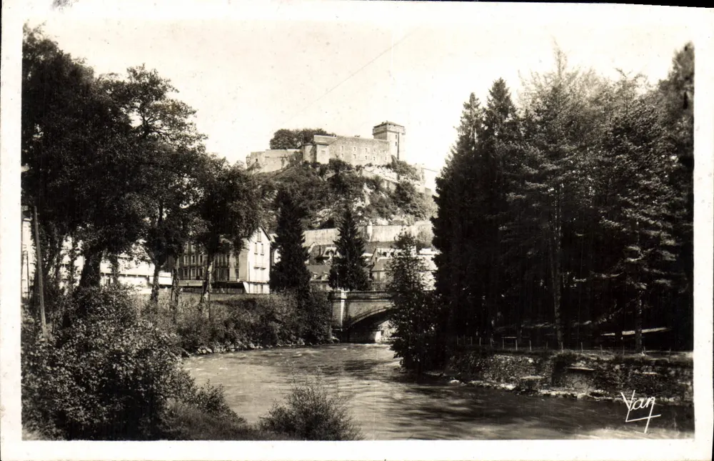 Lourdes — Das Schloss-Fort und der Gave — Édition Photo Van - Vorderseite