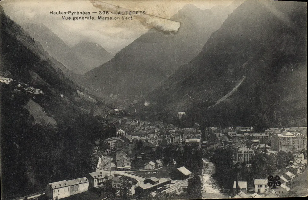 Hautes-Pyrénées — 398 — CAUTERETS — Vista geral, Mamelon Vert - Frente