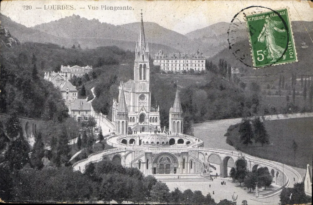 Lourdes — Vista Aérea — Editor não identificado, n° 220 - Frente