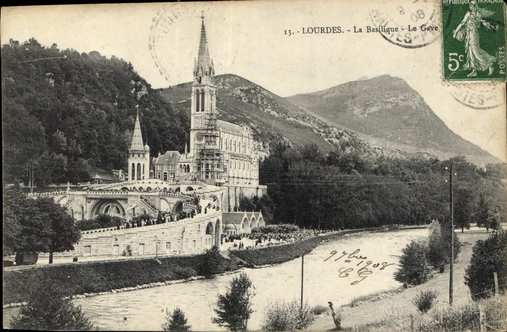 Lourdes - A Basílica - O Gave — editor desconhecido, n° 13 - Frente