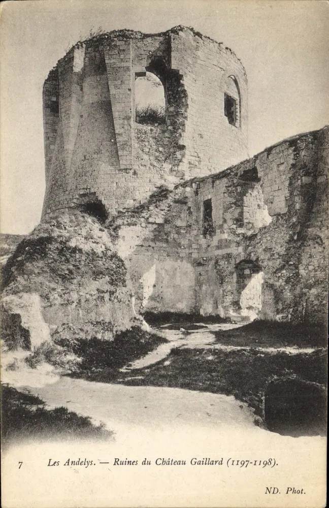 Les Andelys — Ruínas do Castelo Gaillard (1197-1198) — ND. Phot. - Frente