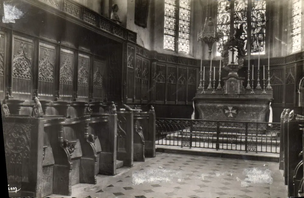 Flavigny-sur-Ozerain — Kirche — Chor und Stühle — Photographie Maitret & Mâcon - Vorderseite