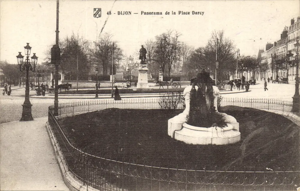 Dijon — Panorama da Place Darcy — P. Nègre, n°48 - Frente