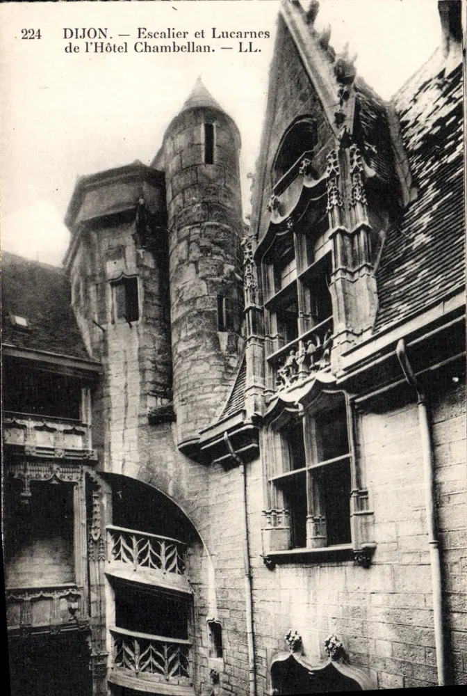 Dijon — Treppen und Schieferfenster des Hotels Chambellan — LL. — n° 224 - Vorderseite