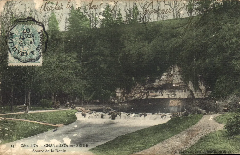Fonte da Douix — Chaillonn-sur-Seine — H. Bogureau, editor Chaillonn-sur-Seine - Frente