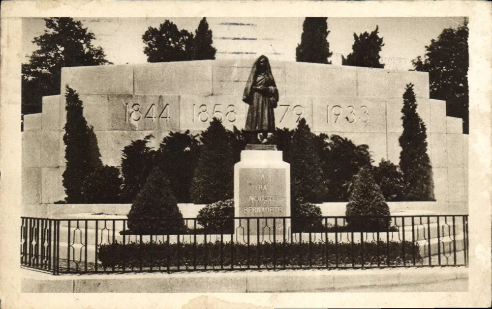 Monumento a Santa Bernadette — Lourdes — Edição P. Doucet - Frente