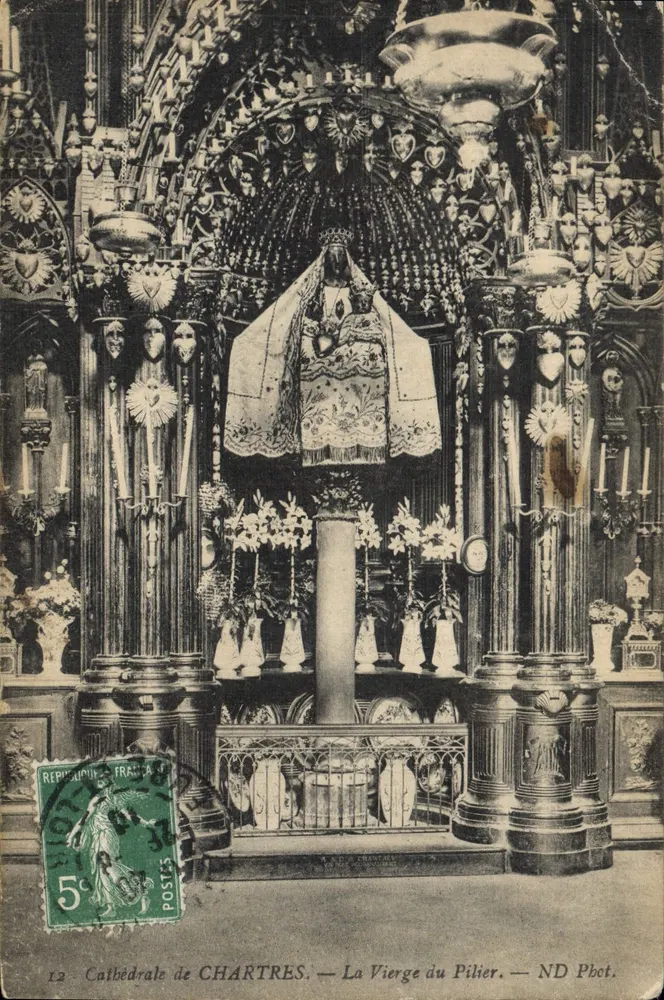 Catedral de CHARTRES — A Virgem do Pilar — ND Pbot. - Frente