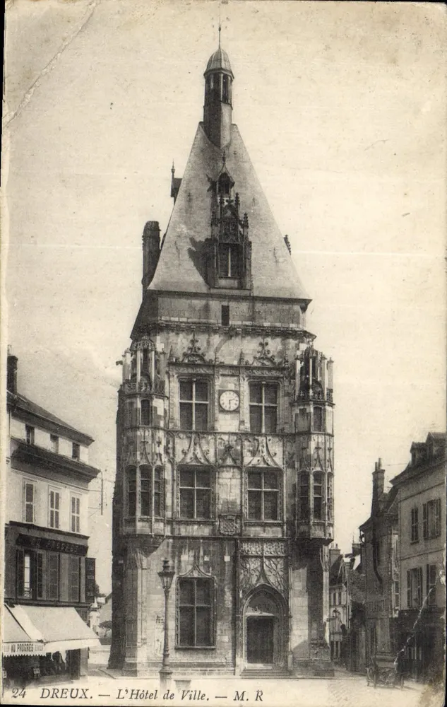 Dreux — O Hotel de Ville — M. R. - Frente