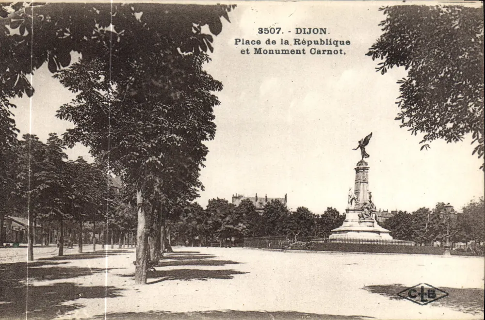 Dijon — Place de la République e Monument Carnot — C.L.B. n°3507 - Frente