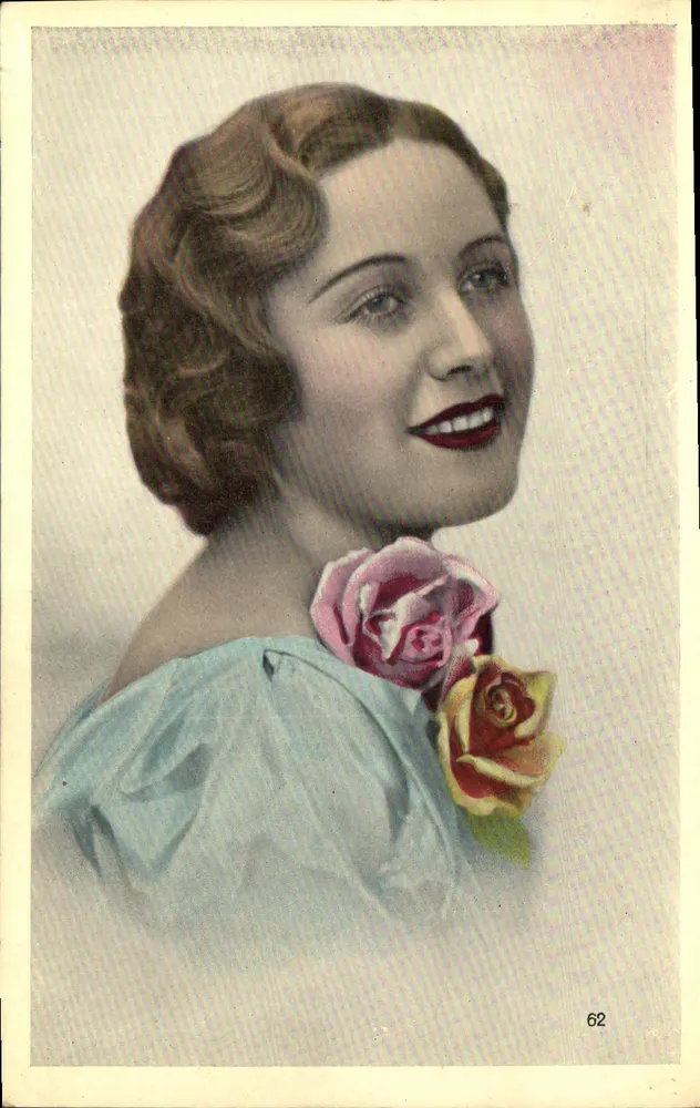 Mulher jovem sorridente — rosas coloridas — série 62, editora EKO - Frente