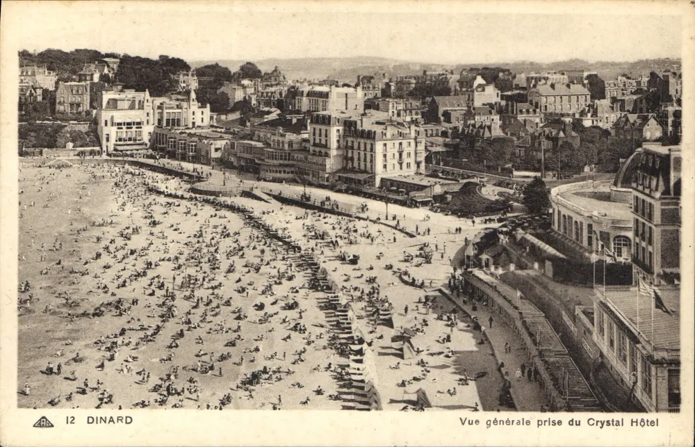 Dinard — Allgemeiner Blick vom Crystal Hotel - Vorderseite