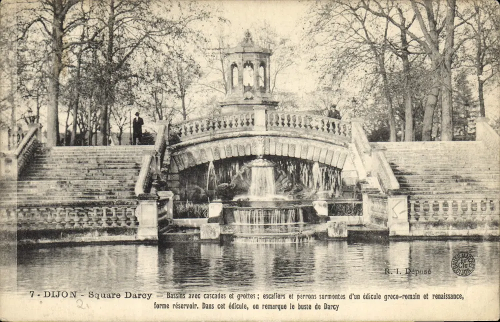 Dijon - Square Darcy — Basins with waterfalls and caves; steps and parapets surmounted by a Greco-Roman and Renaissance-style pavilion, reservoir shape. In this pavilion, one notices the bust of Darcy - Vorderseite