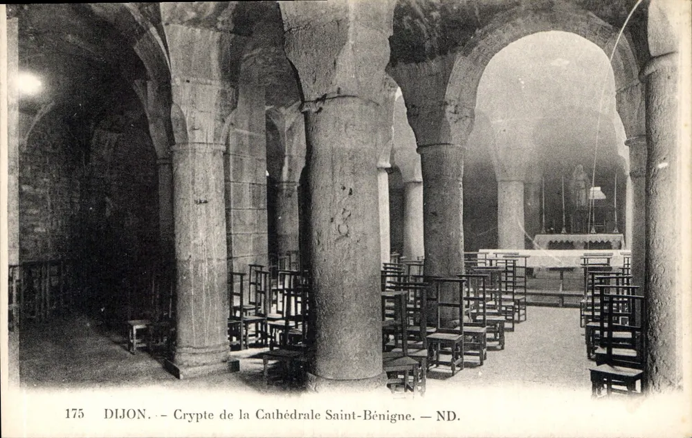 Dijon — Cripta da Catedral de São Benigno — ND. - Frente