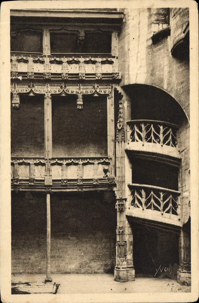 Innenansicht des Hotels Chambellan in Dijon — architektonische Details — Yvon, n°19 - Vorderseite