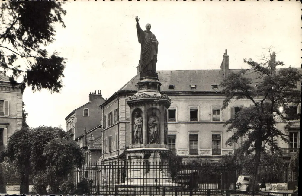 Dijon — A Praça Saint-Bernard — Edição Florio, n°2121 - Frente